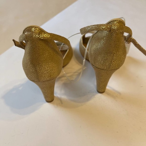 Modcloth Chelsea Crew Scallop Your Alley Heel - Picture 7 of 10